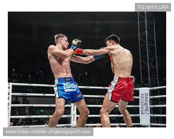 中国拳王 KO 世界前三震惊全场 中国拳王 KO 世界前三震惊全场