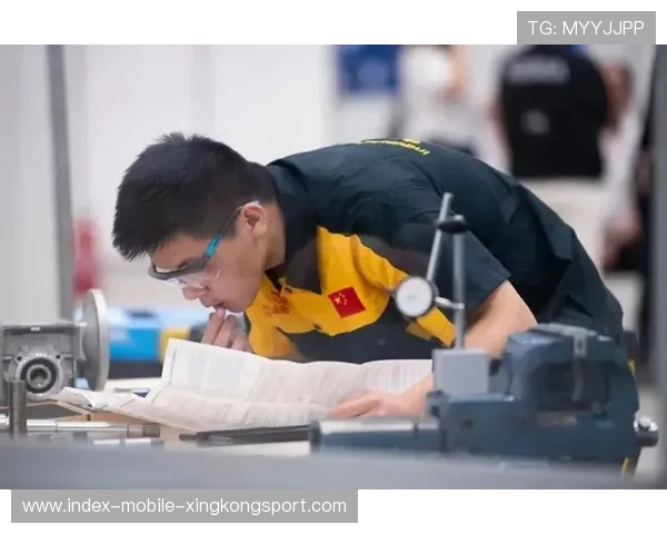 里昂拟在一线加入更多外籍技术教练提升打法 里昂拟在一线加入更多外籍技术教练提升打法